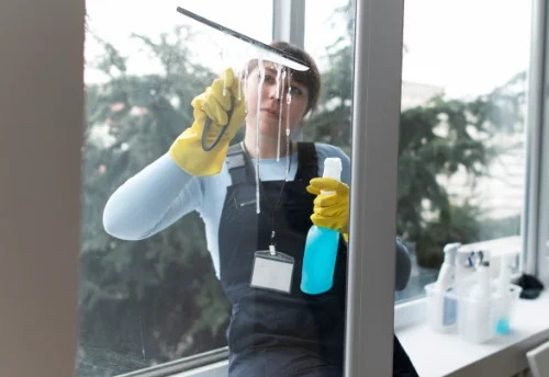 Nettoyage de vitres intérieures et extérieures à Pontgouin